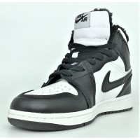 Кроссовки Nike Air Jordan 1 зимние черные с белым